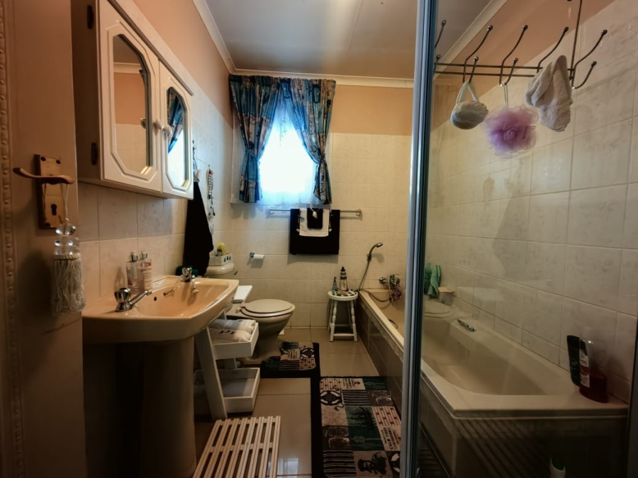 3 Bedroom Property for Sale in Grimbeeck Park North West